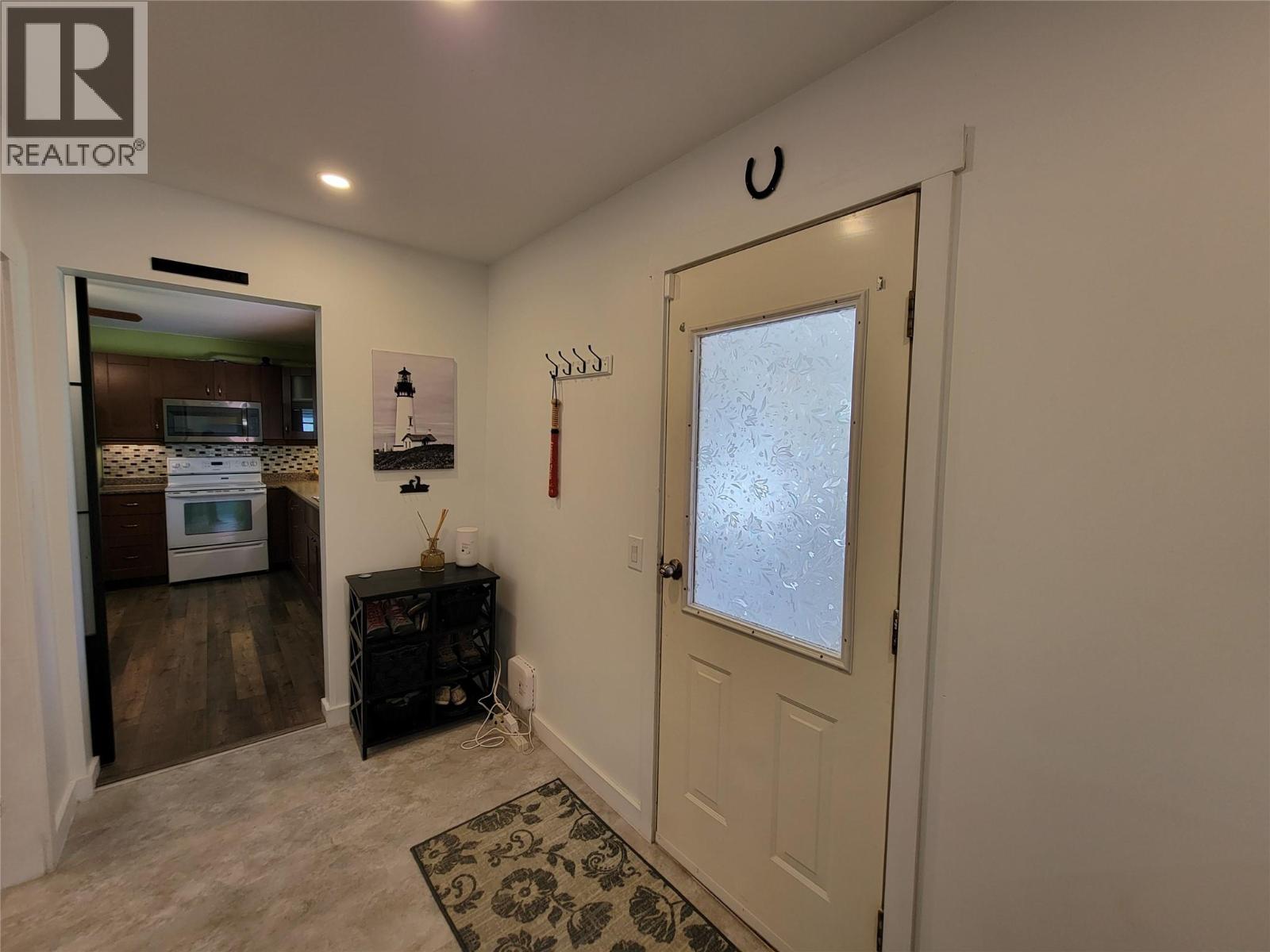 218 10th Avenue, Keremeos, British Columbia  V0X 1N3 - Photo 16 - 10386631