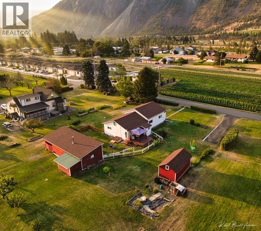 218 10th Avenue, Keremeos, British Columbia  V0X 1N3 - Photo 60 - 10386631