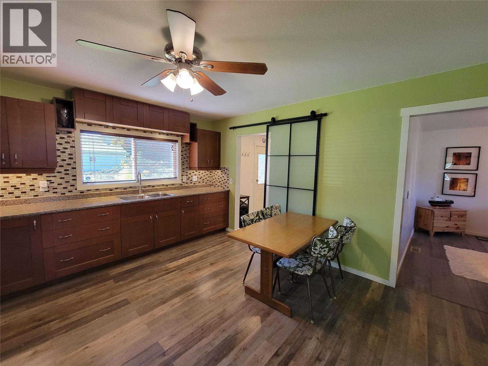 218 10th Avenue, Keremeos, British Columbia  V0X 1N3 - Photo 7 - 10386631