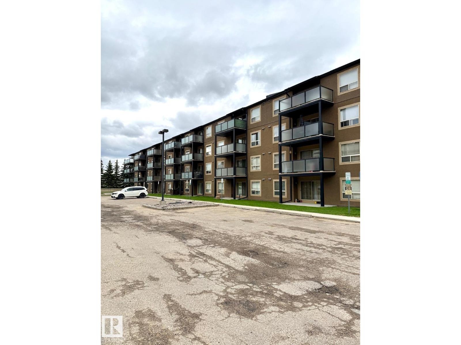 #412 13908 136 St NW, Edmonton, Alberta  T6V 1X4 - Photo 1 - E4488124
