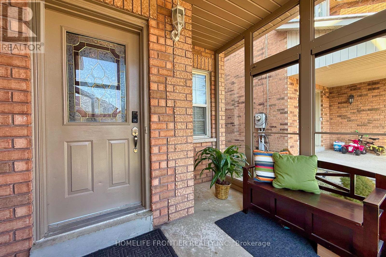 102 Antique Drive, Richmond Hill, Ontario  L4E 4G3 - Photo 3 - N13136198