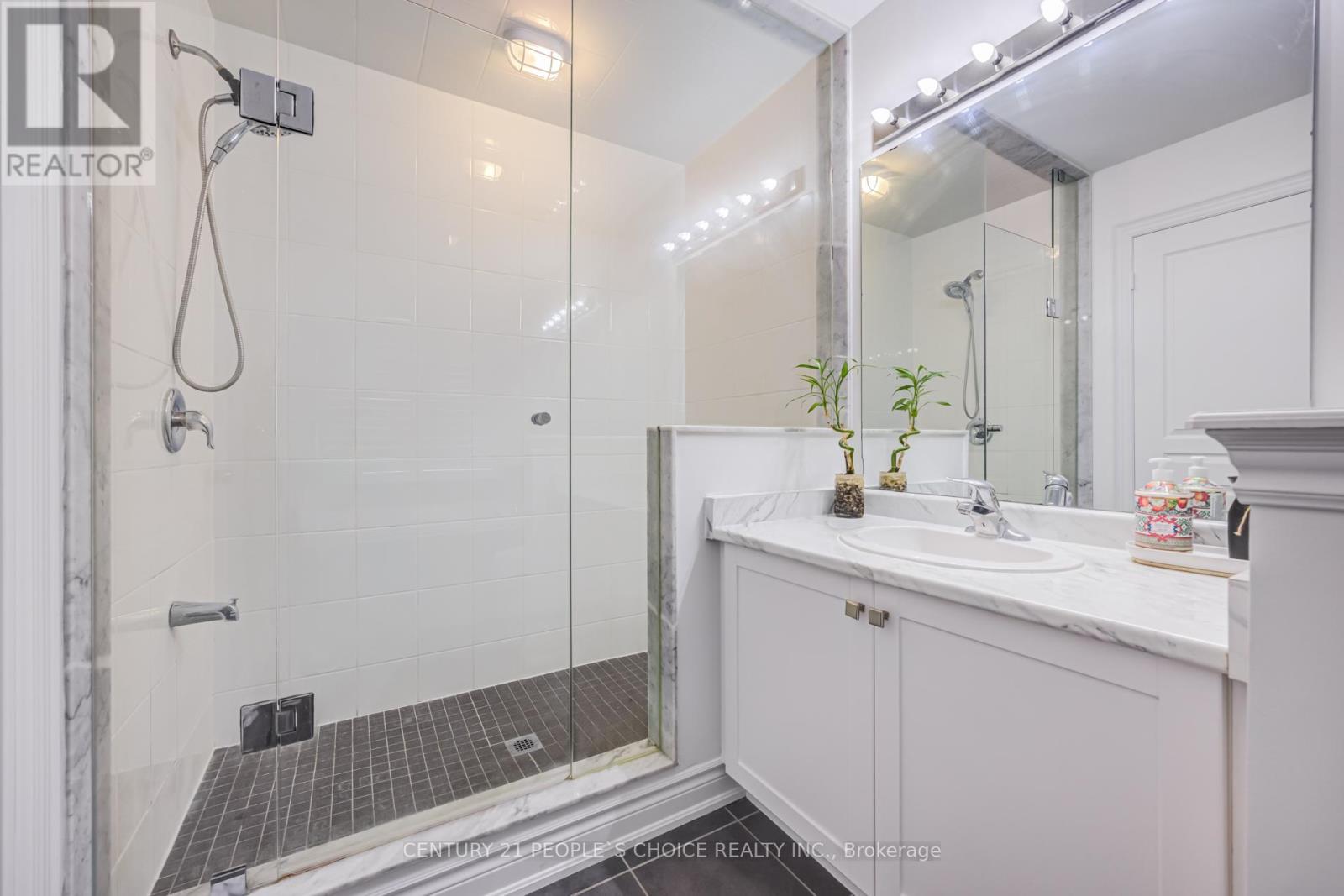 82 Mactier Drive, Vaughan, Ontario  L4H 4L2 - Photo 36 - N13136212