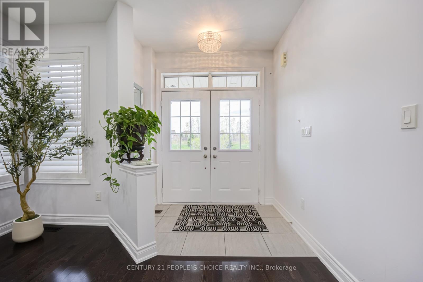 82 Mactier Drive, Vaughan, Ontario  L4H 4L2 - Photo 4 - N13136212