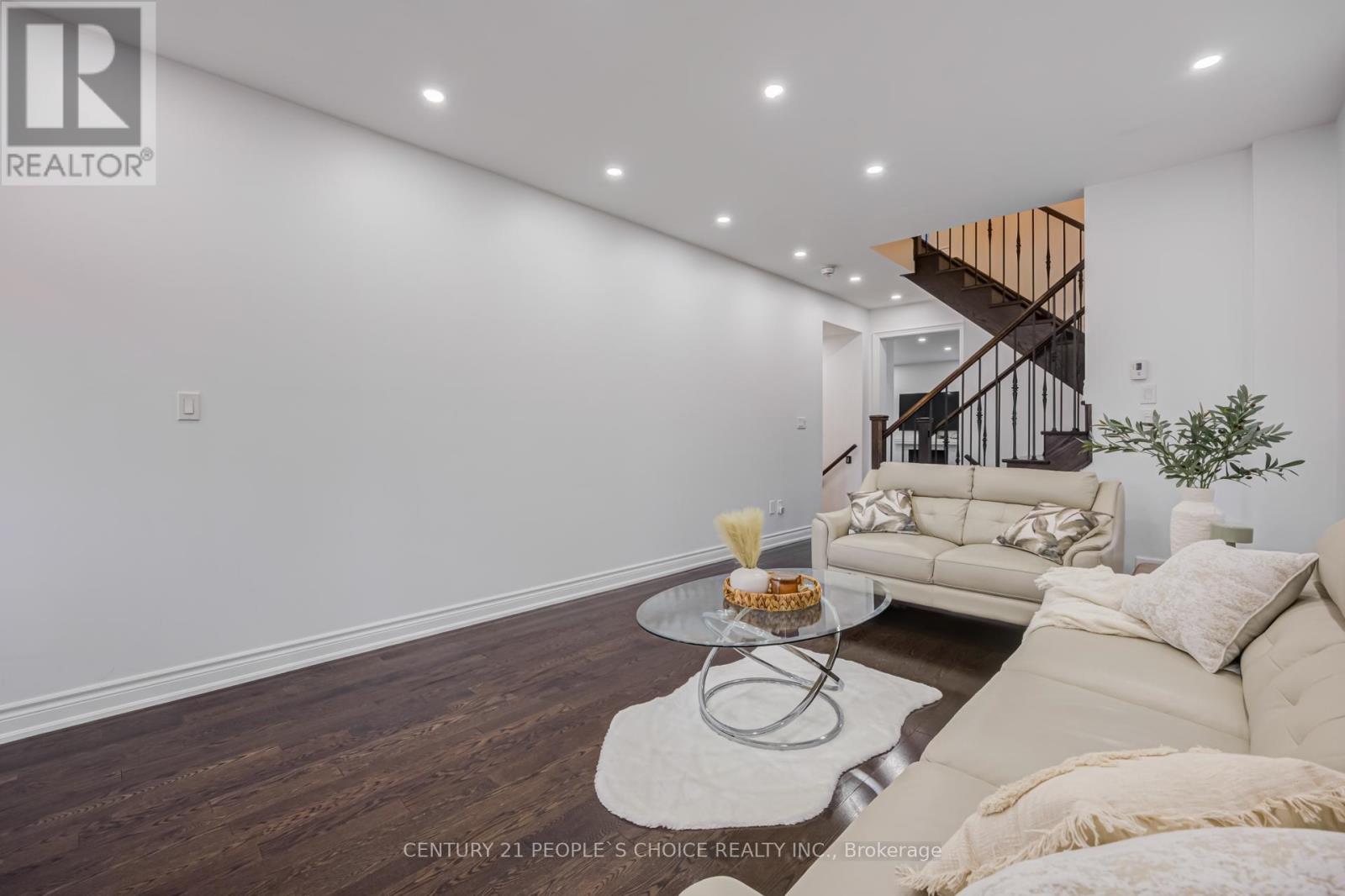 82 Mactier Drive, Vaughan, Ontario  L4H 4L2 - Photo 6 - N13136212