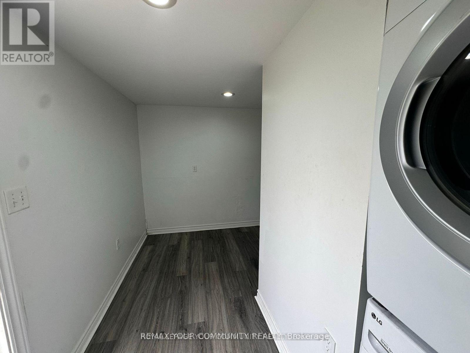 945 Yonge Street, Barrie, Ontario  L9J 0E6 - Photo 11 - S13136176