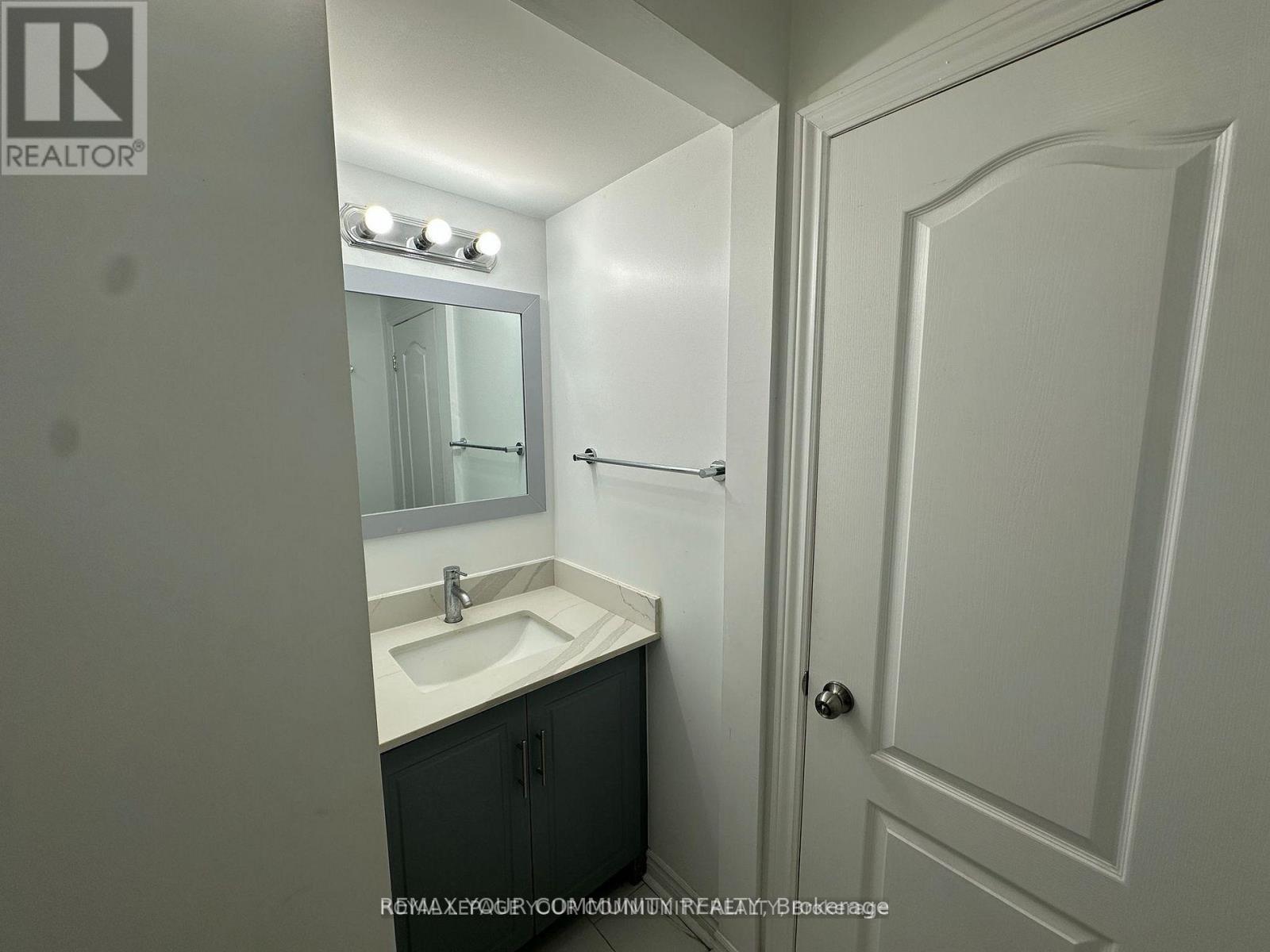 945 Yonge Street, Barrie, Ontario  L9J 0E6 - Photo 12 - S13136176