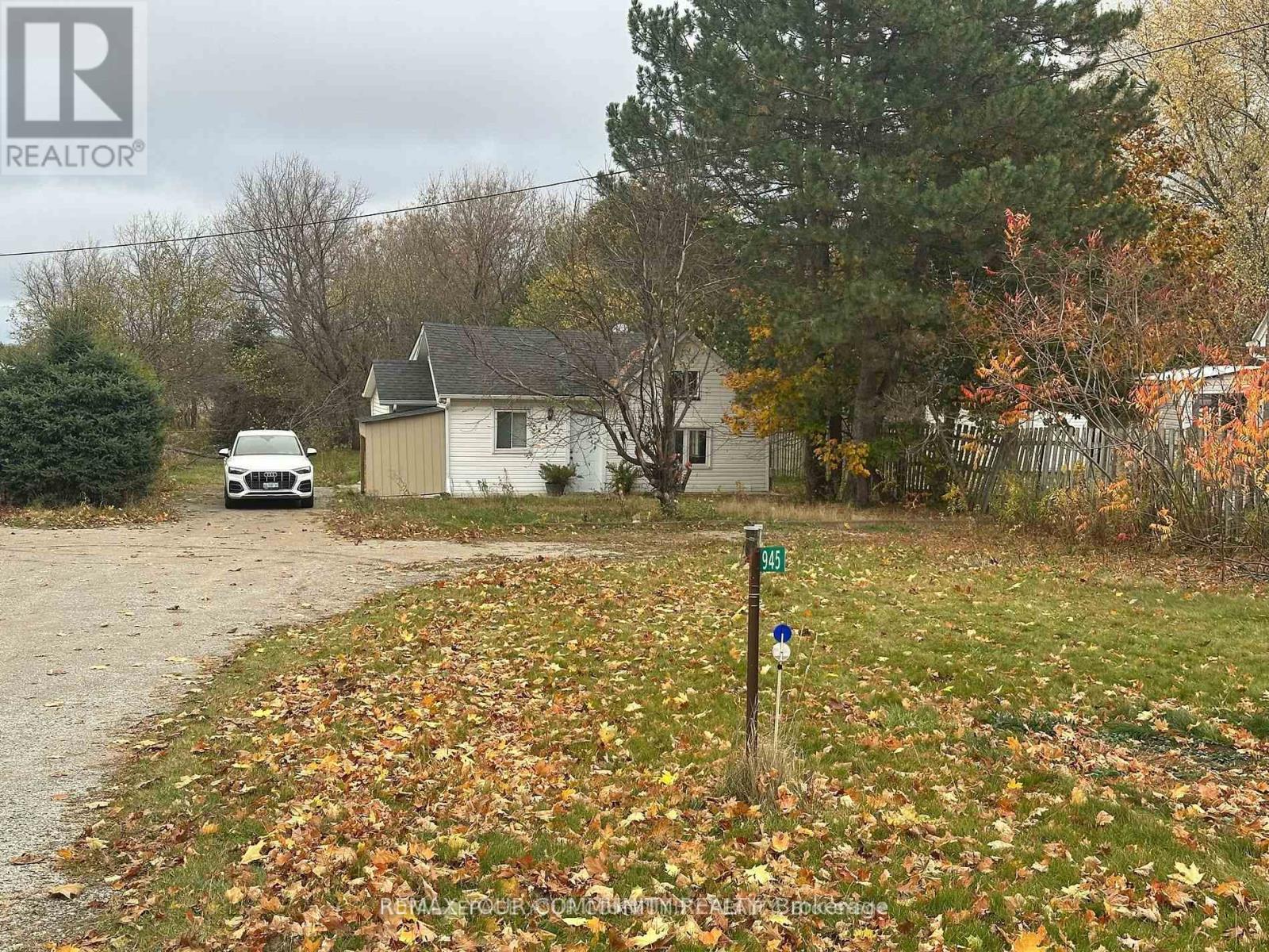 945 Yonge Street, Barrie, Ontario  L9J 0E6 - Photo 3 - S13136176