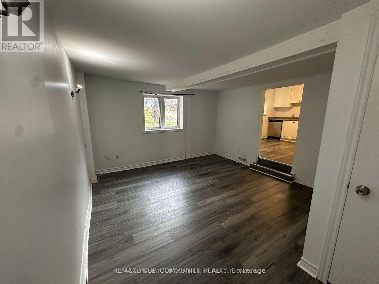 945 Yonge Street, Barrie, Ontario  L9J 0E6 - Photo 5 - S13136176