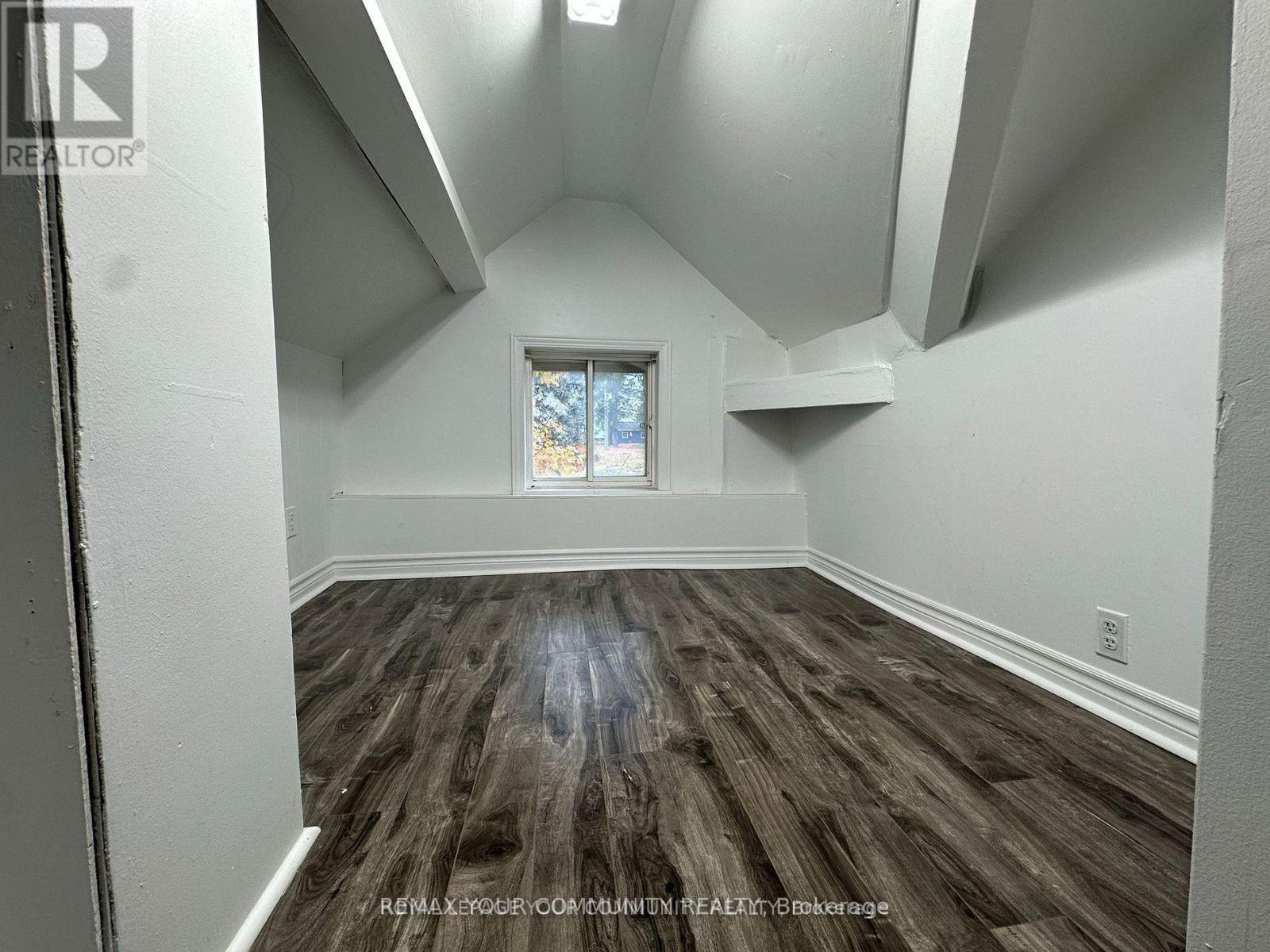 945 Yonge Street, Barrie, Ontario  L9J 0E6 - Photo 8 - S13136176
