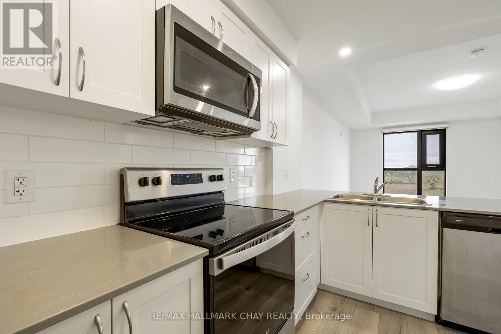 311 - 30 Hanmer Street W, Barrie (West Bayfield), Ontario  L4N 0J8 - Photo 13 - S13136274