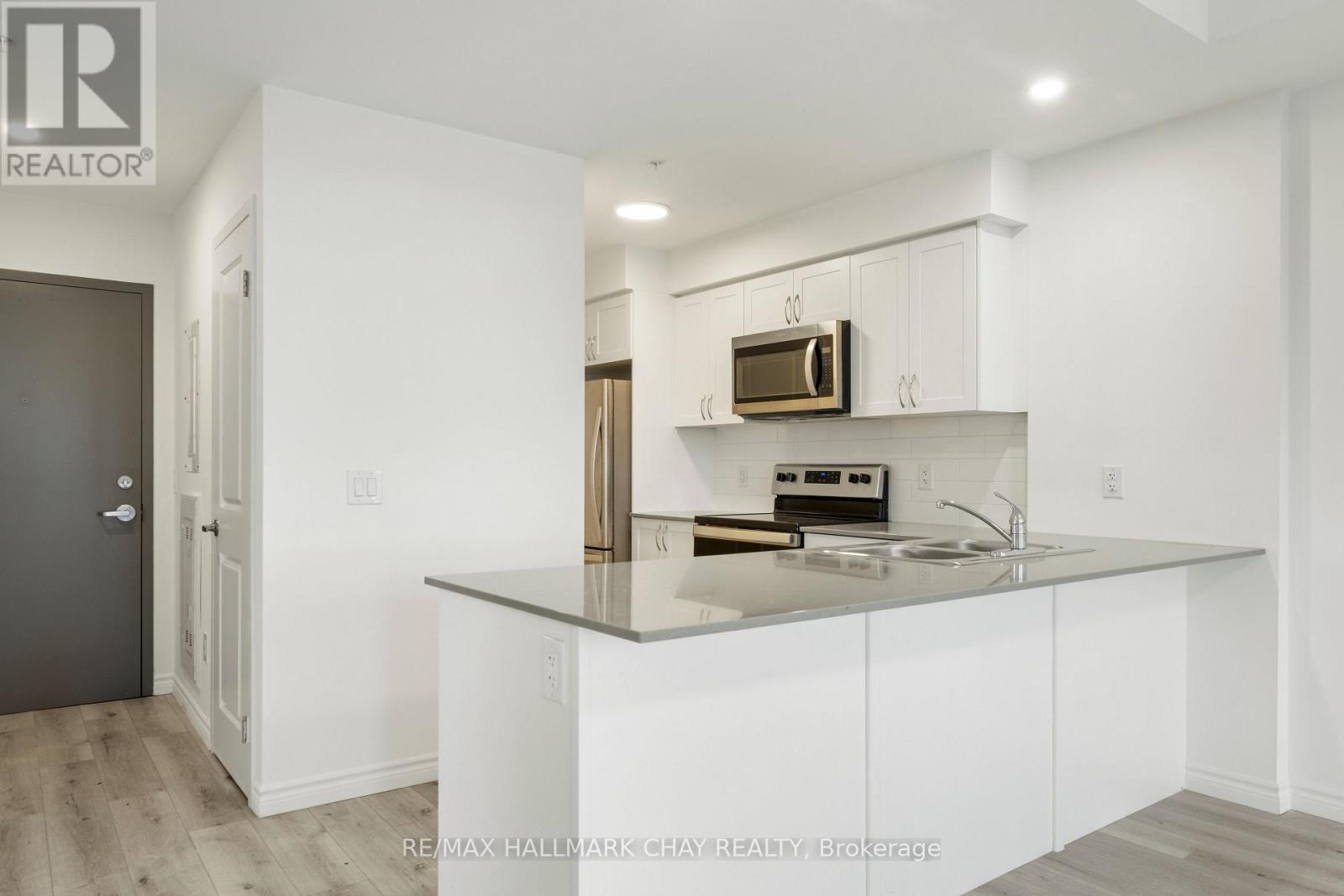 311 - 30 Hanmer Street W, Barrie (West Bayfield), Ontario  L4N 0J8 - Photo 7 - S13136274