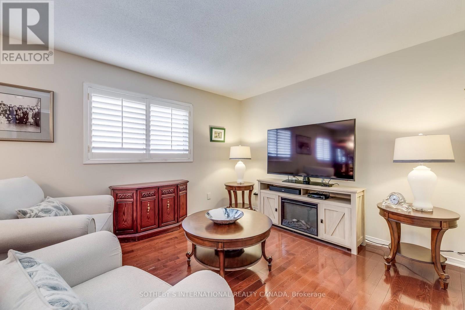 2294 Dale Ridge Drive, Oakville, Ontario  L6M 3L5 - Photo 10 - W13136354