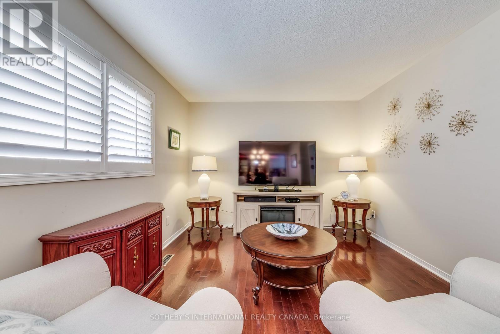 2294 Dale Ridge Drive, Oakville, Ontario  L6M 3L5 - Photo 11 - W13136354