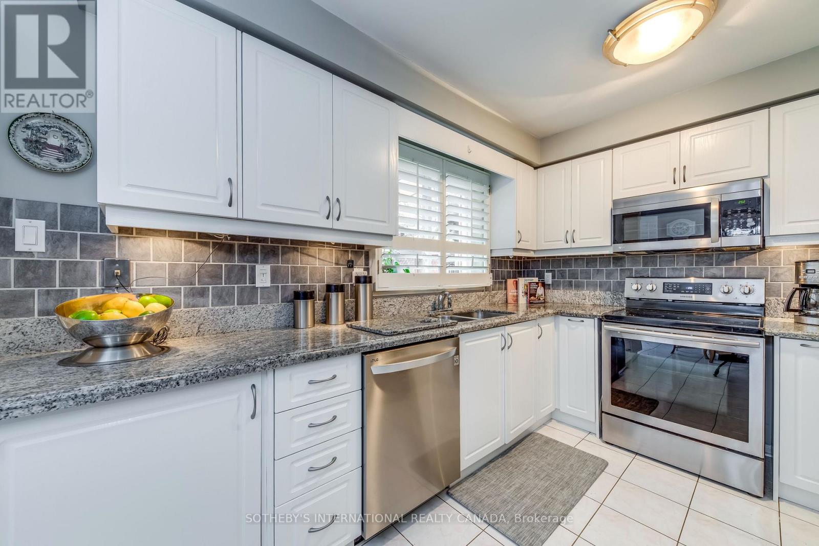 2294 Dale Ridge Drive, Oakville, Ontario  L6M 3L5 - Photo 16 - W13136354
