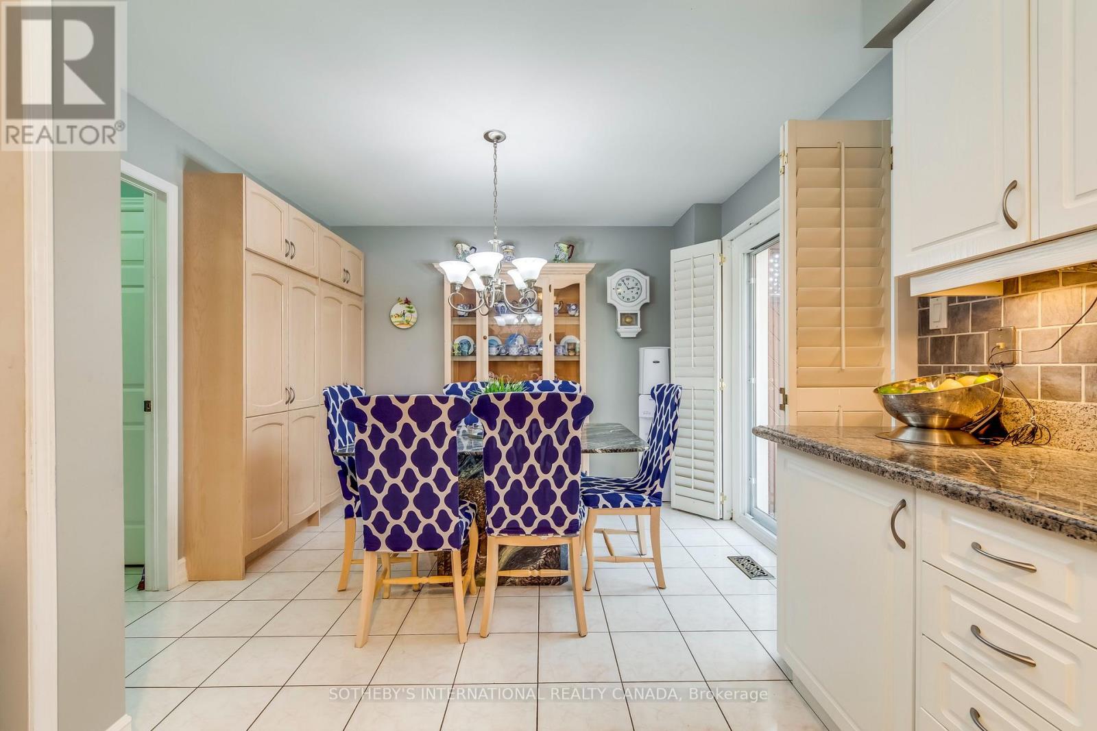 2294 Dale Ridge Drive, Oakville, Ontario  L6M 3L5 - Photo 18 - W13136354