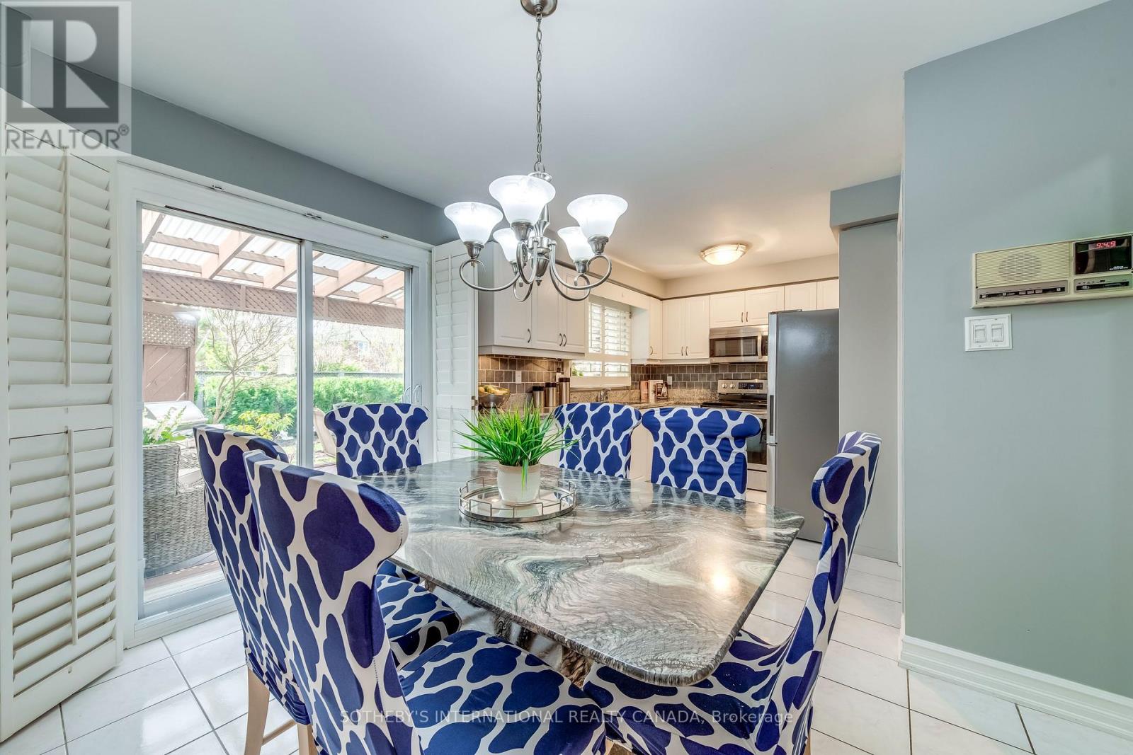 2294 Dale Ridge Drive, Oakville, Ontario  L6M 3L5 - Photo 20 - W13136354