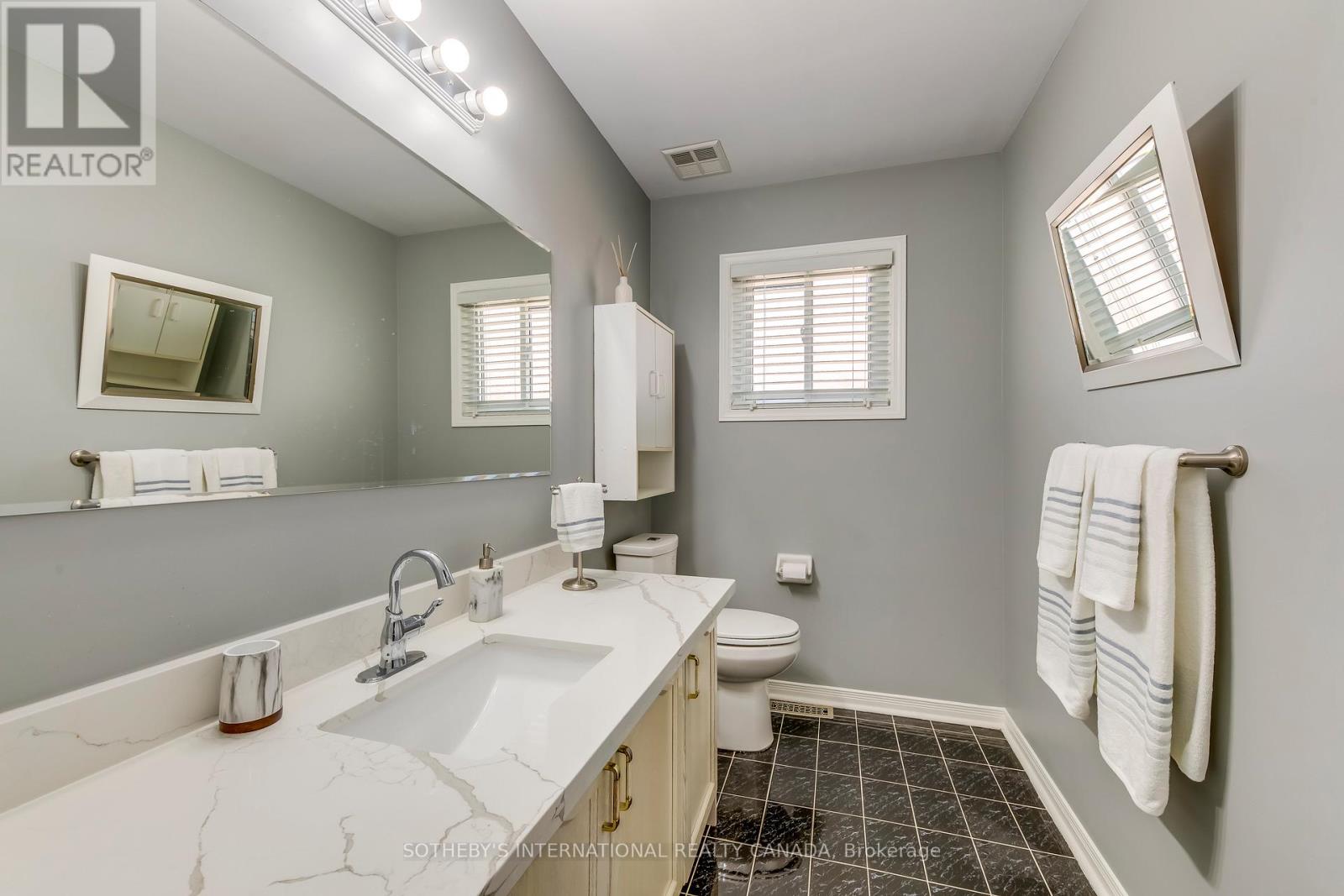 2294 Dale Ridge Drive, Oakville, Ontario  L6M 3L5 - Photo 34 - W13136354