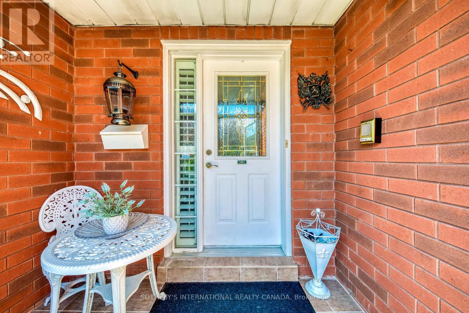 2294 Dale Ridge Drive, Oakville, Ontario  L6M 3L5 - Photo 6 - W13136354