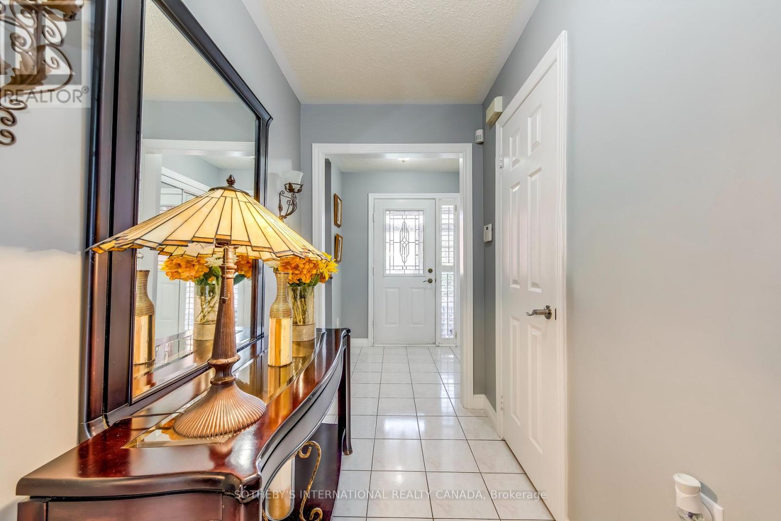2294 Dale Ridge Drive, Oakville, Ontario  L6M 3L5 - Photo 8 - W13136354