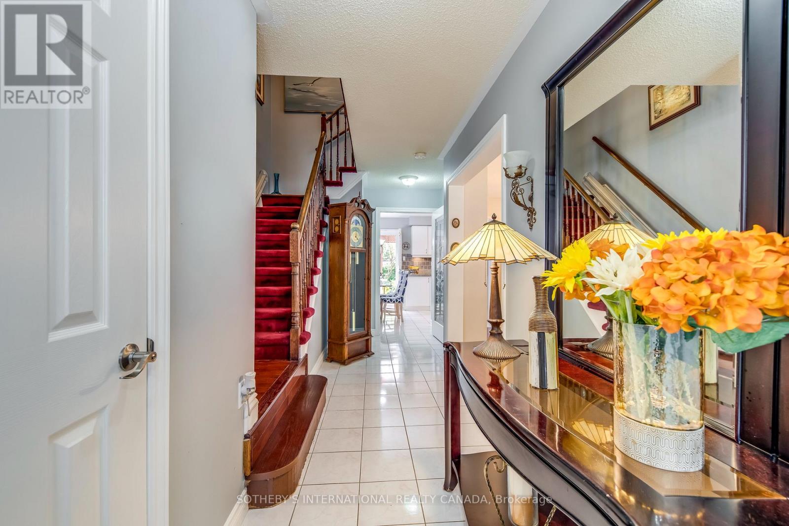 2294 Dale Ridge Drive, Oakville, Ontario  L6M 3L5 - Photo 9 - W13136354