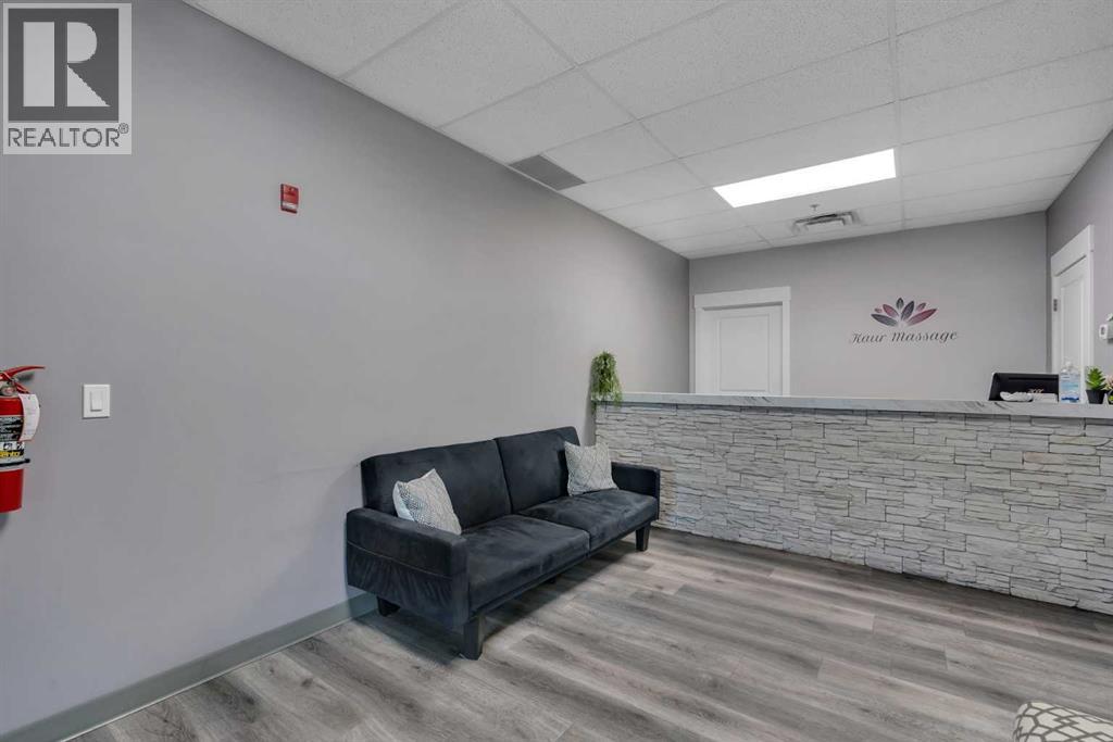 220, 20 Saddlestone Drive NE, Calgary, Alberta  T3J 0W8 - Photo 5 - A2310049