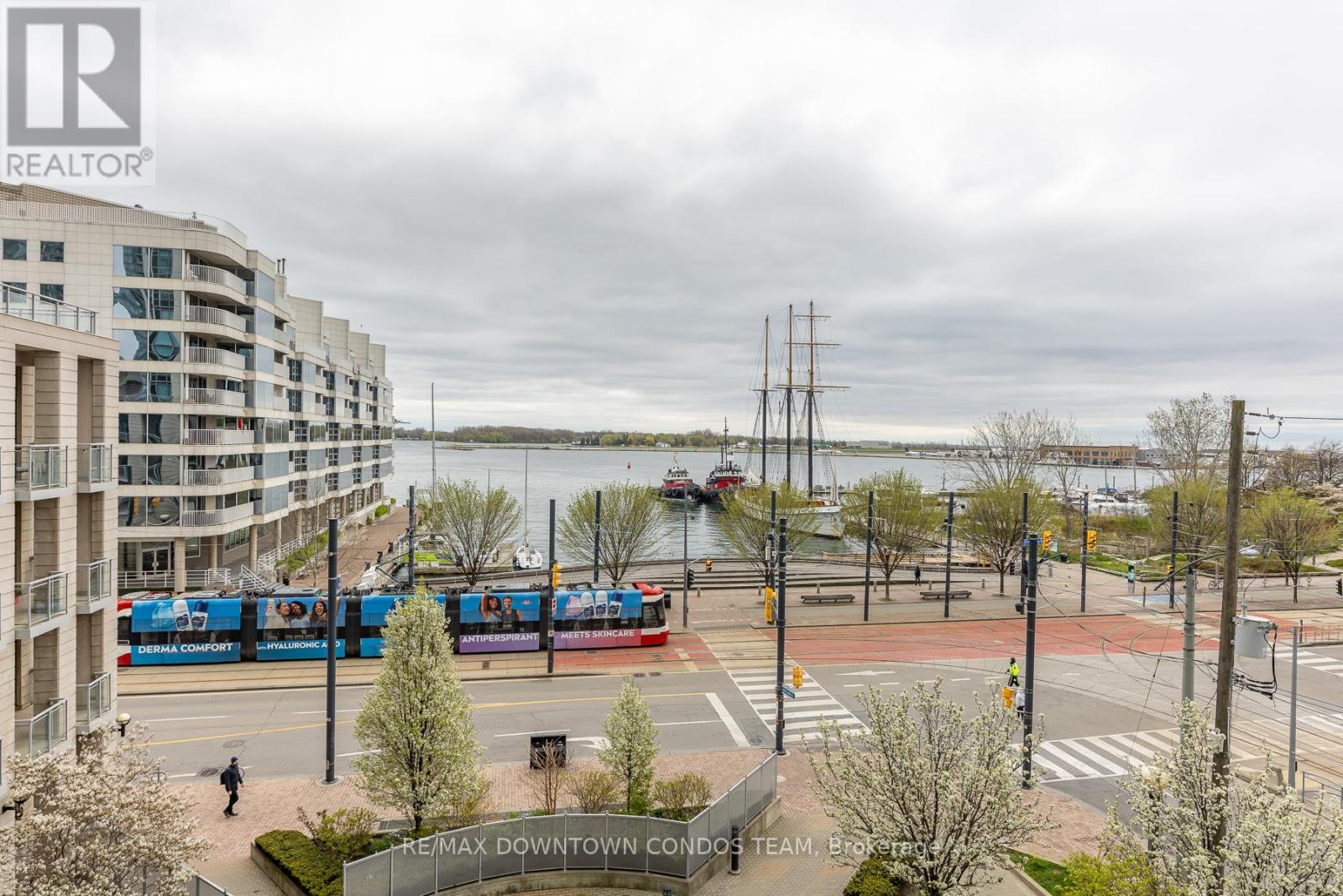 404 - 410 QUEENS QUAY W, Toronto, Ontario