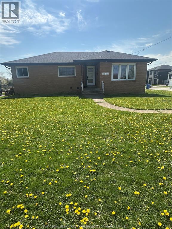 2549 GRAND MARAIS West Unit# UPPER, Windsor, Ontario