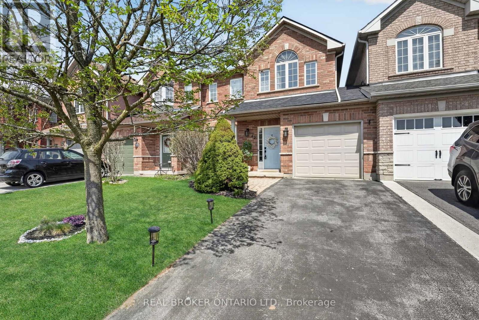62 Moore Crescent, Hamilton, Ontario  L9G 4Z6 - Photo 2 - X13057972