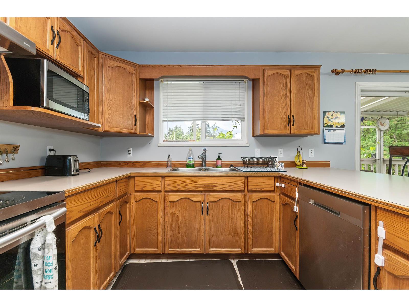 770 Olson Avenue, Hope, Hope, British Columbia  V0X 1L0 - Photo 3 - R3124332