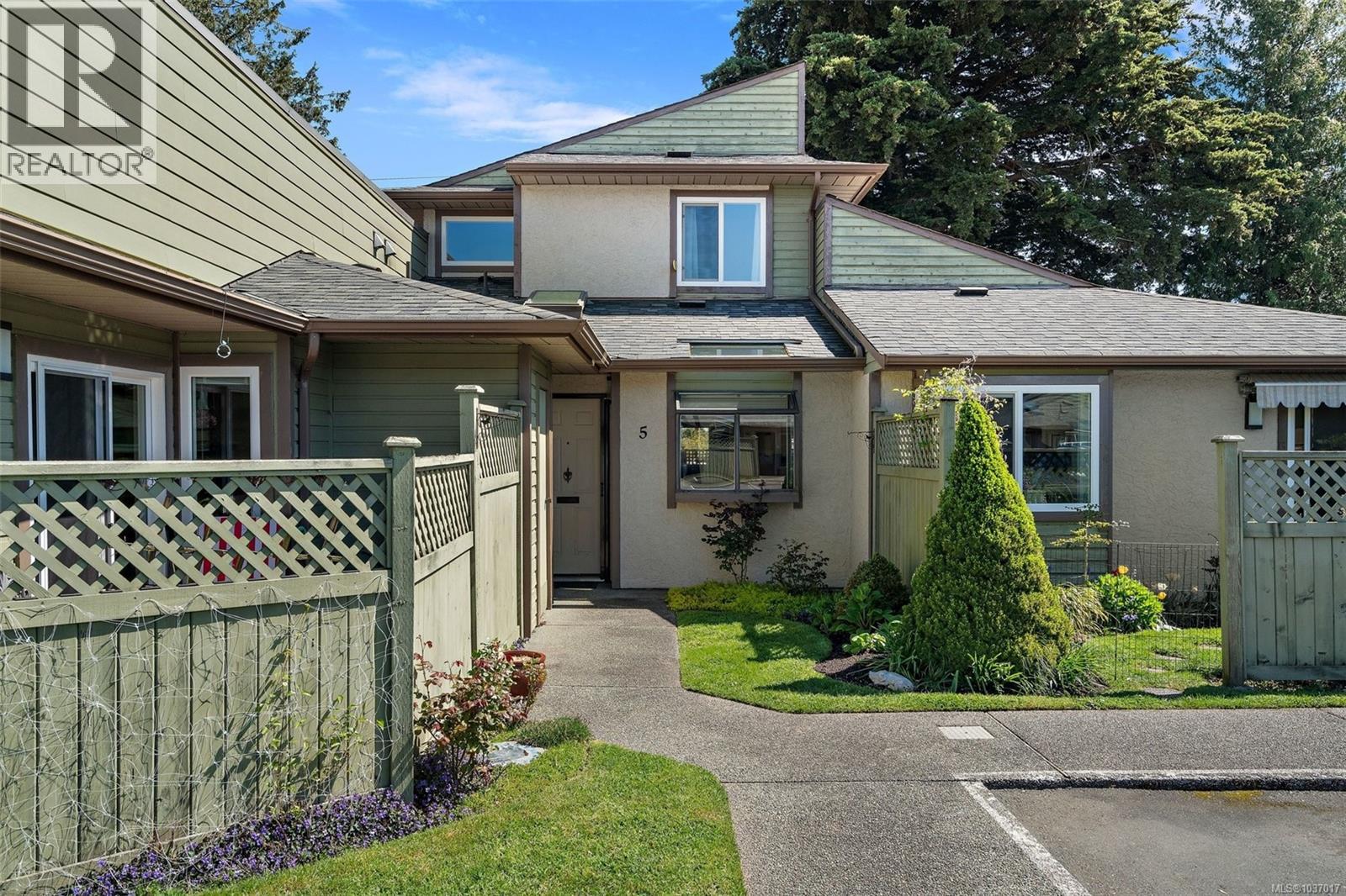 5 10008 Third St, Sidney, British Columbia  V8L 3B3 - Photo 24 - 1037017