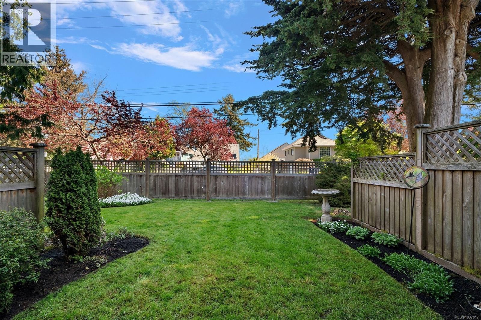 5 10008 Third St, Sidney, British Columbia  V8L 3B3 - Photo 26 - 1037017