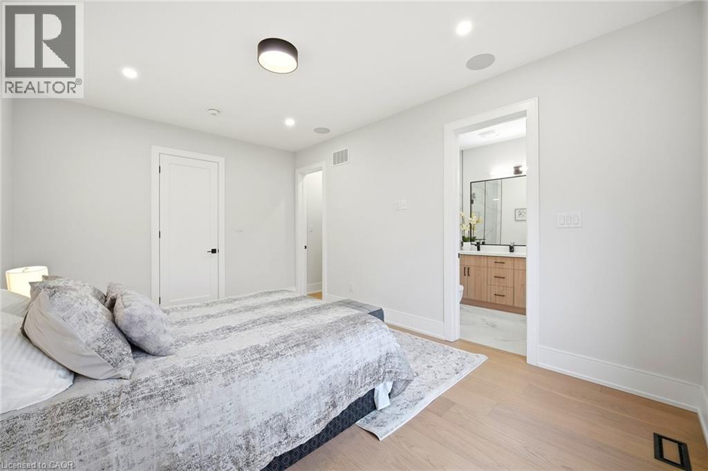 1228 Alexandra Avenue, Mississauga, Ontario  L5E 2A5 - Photo 23 - 40817048