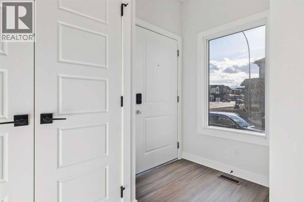 215 Sora Terrace SE, Calgary, Alberta  T3S 0L9 - Photo 5 - A2292656