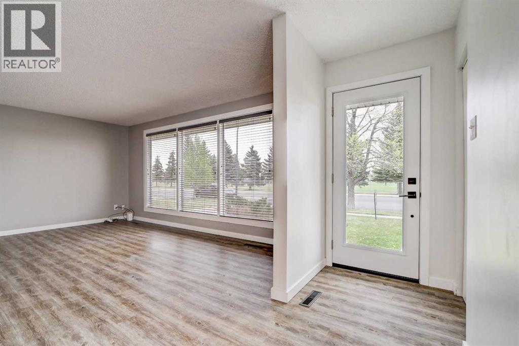 1216 Henderson Lake Boulevard S, Lethbridge, Alberta  T1K 3B7 - Photo 5 - A2309932