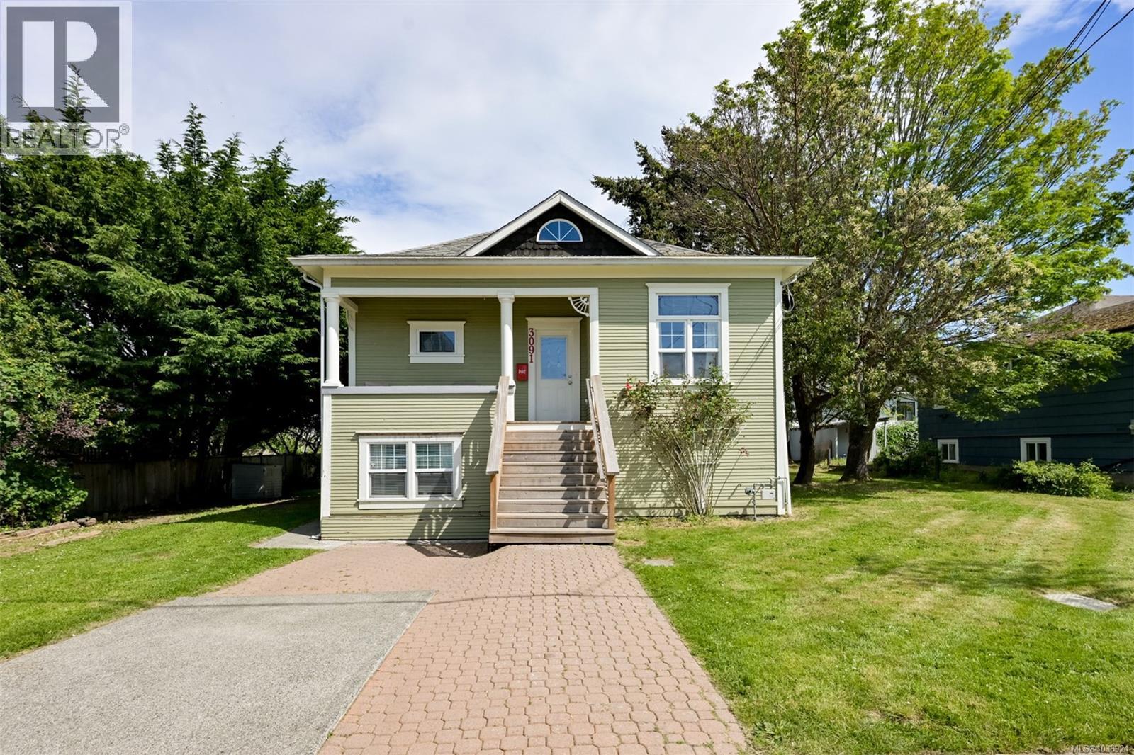 3091 Carroll St, Victoria, British Columbia  V9A 1R1 - Photo 1 - 1036924
