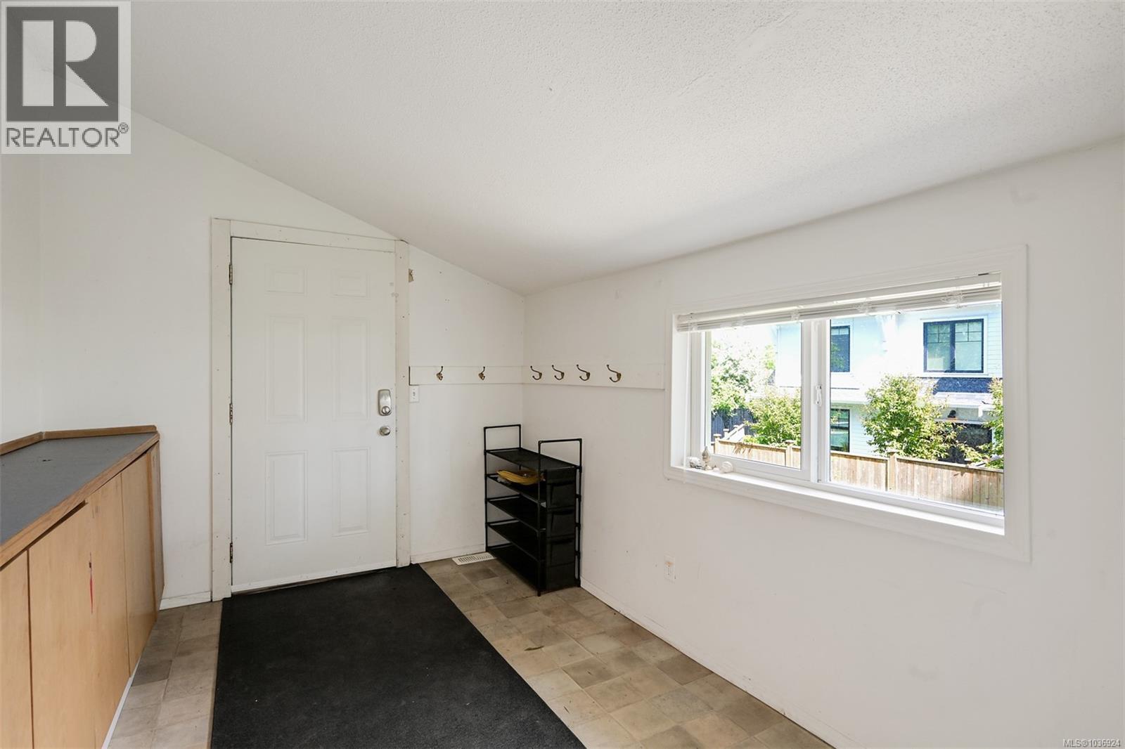 3091 Carroll St, Victoria, British Columbia  V9A 1R1 - Photo 35 - 1036924