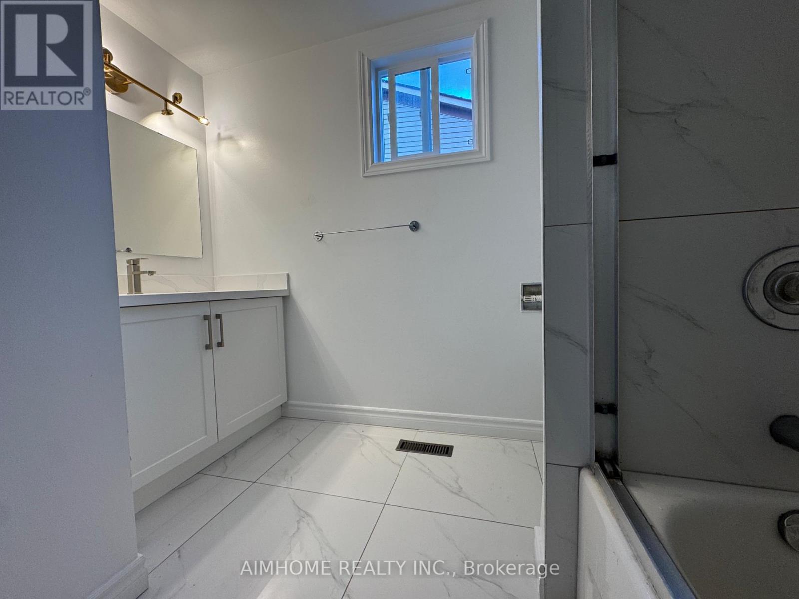 180 Valley Stream Drive, Toronto, Ontario  M1V 2A5 - Photo 13 - E13108776