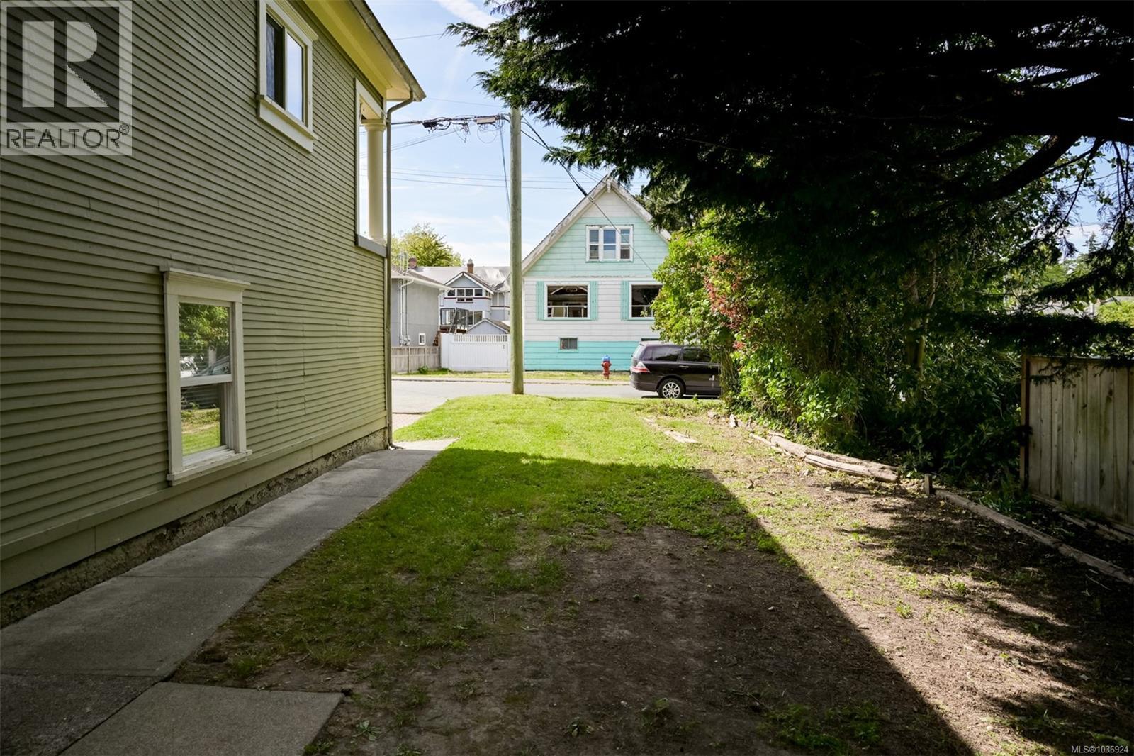 3091 Carroll St, Victoria, British Columbia  V9A 1R1 - Photo 64 - 1036924