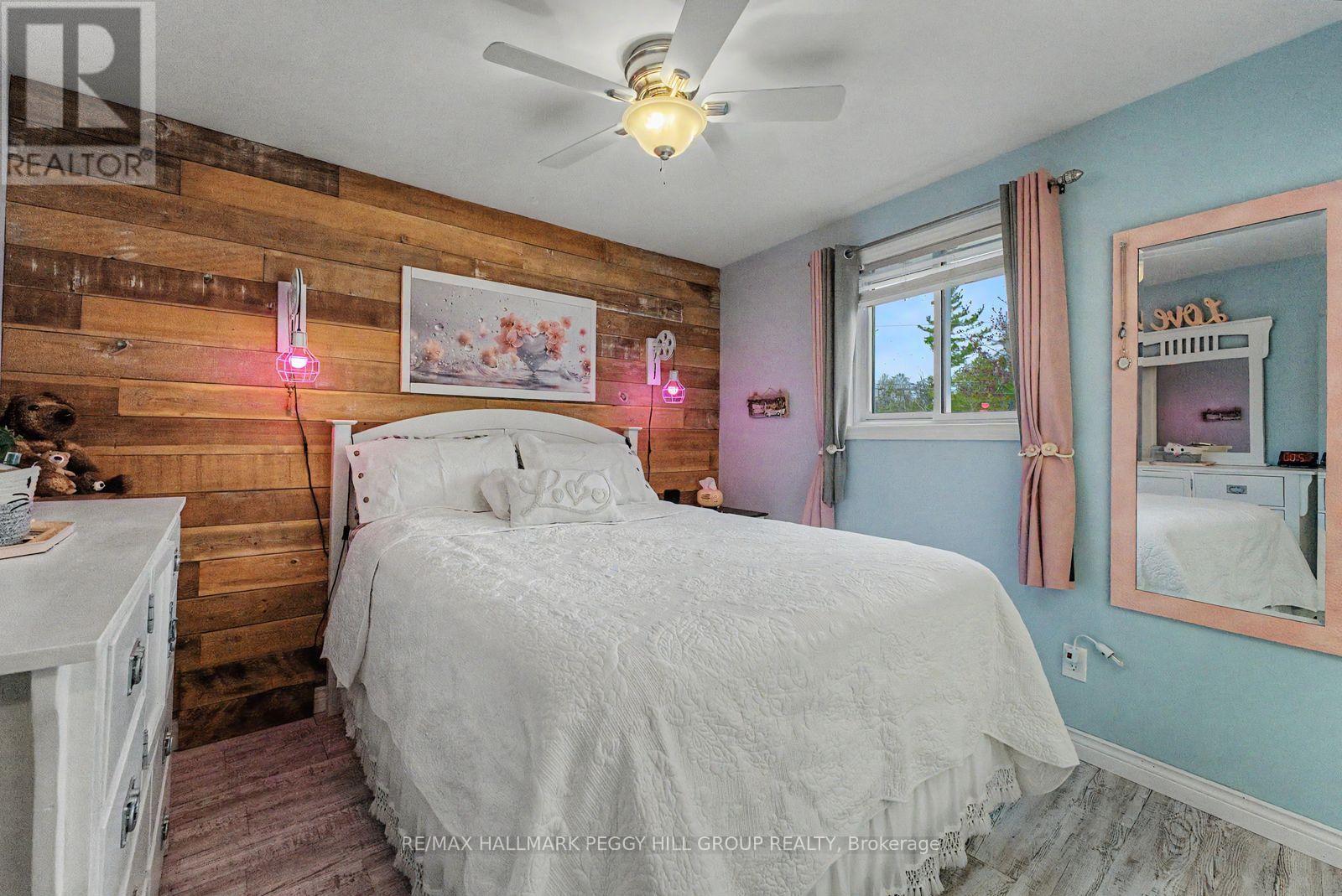 17 Stanley Avenue, Oro-Medonte, Ontario  L0L 1T0 - Photo 8 - S13135092