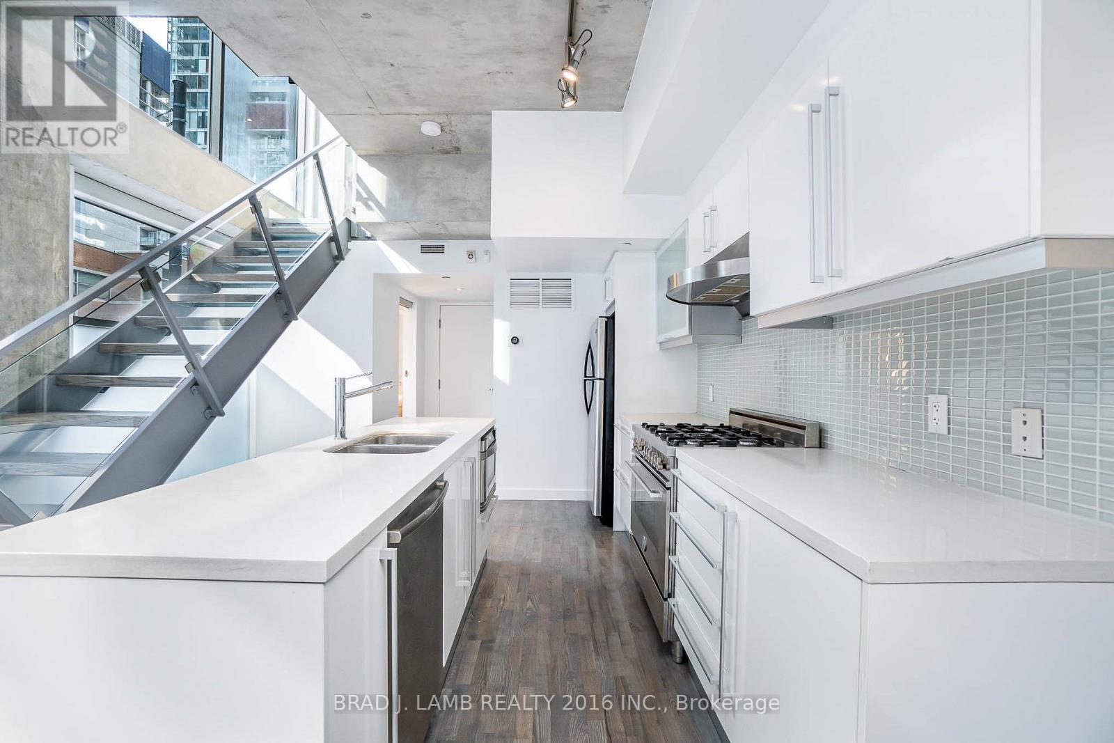 Th1 - 25 Oxley Street, Toronto, Ontario  M5V 2J5 - Photo 16 - C13136528