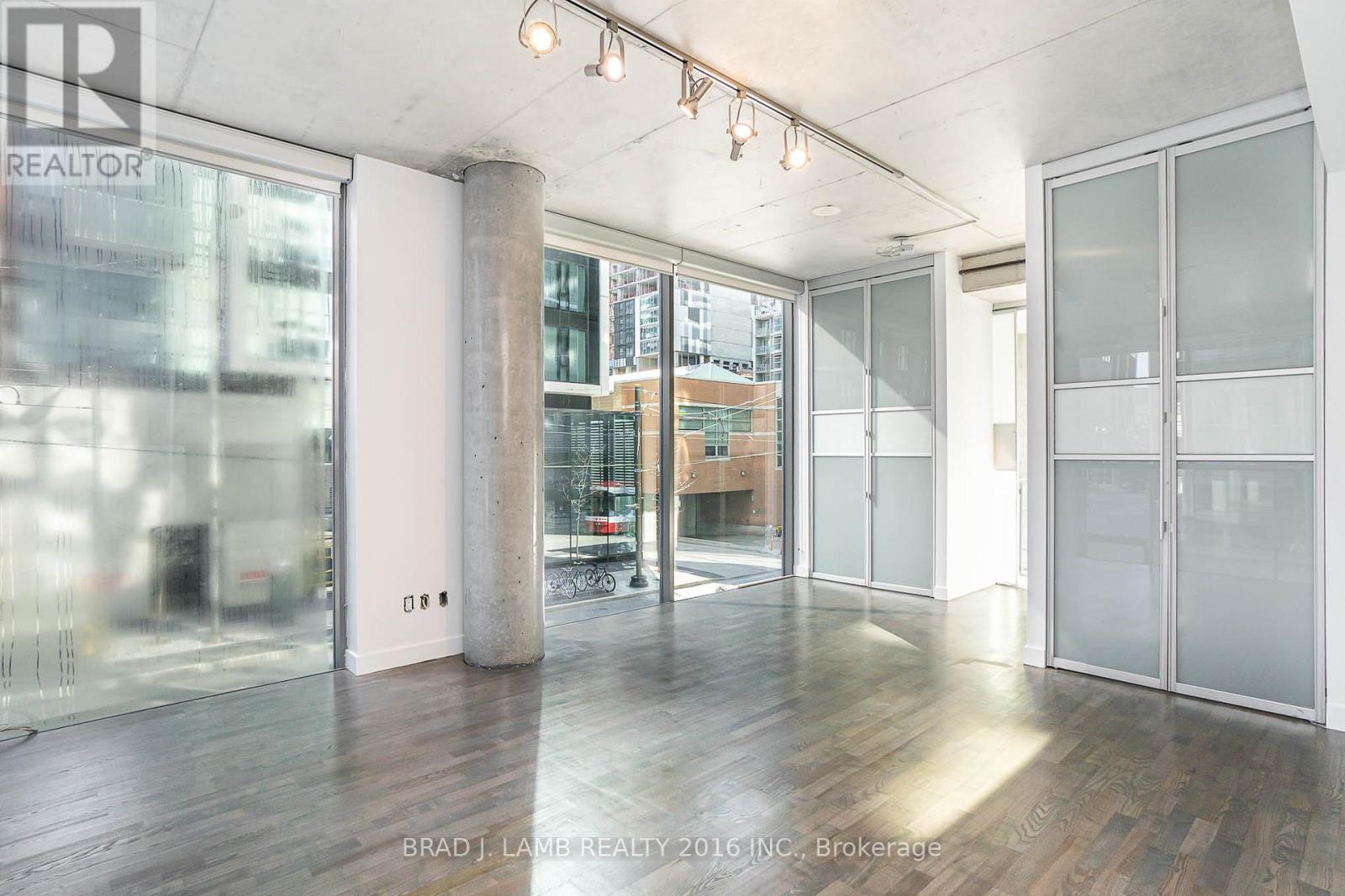 Th1 - 25 Oxley Street, Toronto, Ontario  M5V 2J5 - Photo 18 - C13136528