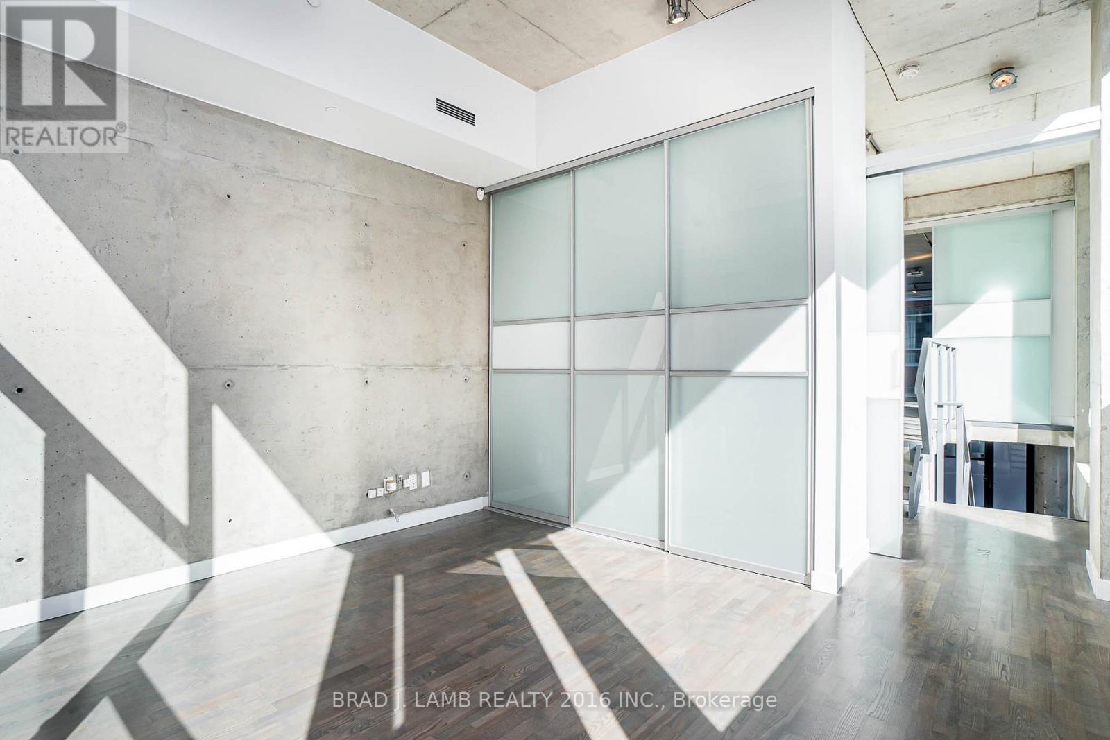 Th1 - 25 Oxley Street, Toronto, Ontario  M5V 2J5 - Photo 19 - C13136528