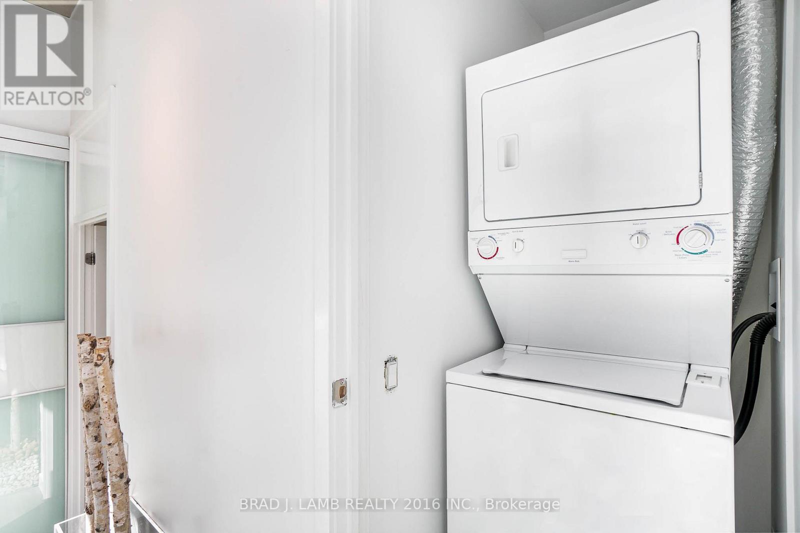 Th1 - 25 Oxley Street, Toronto, Ontario  M5V 2J5 - Photo 21 - C13136528