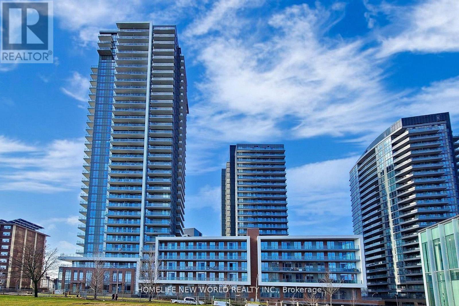 317 - 32 FOREST MANOR ROAD, Toronto, Ontario