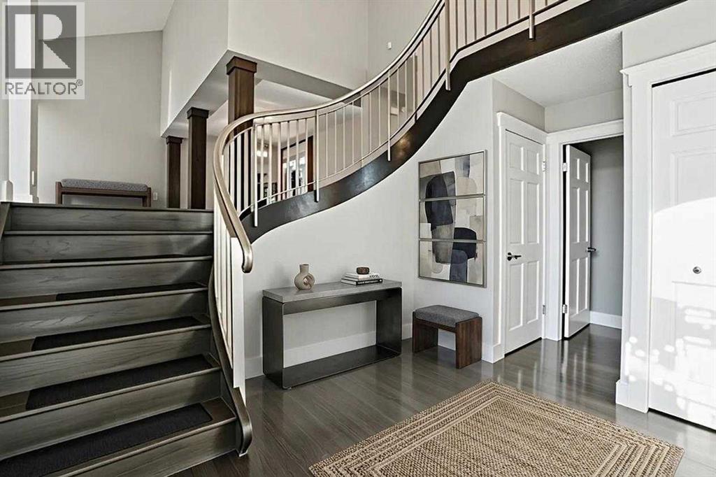311 Coach Light Bay SW, Calgary, Alberta  T3H 1X3 - Photo 4 - A2305942