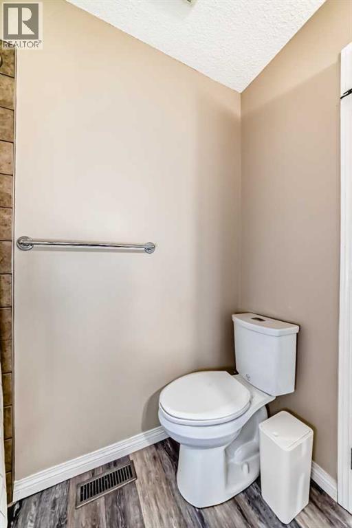 18 Westbury Place SW, Calgary, Alberta  T3P 0B1 - Photo 36 - A2309586