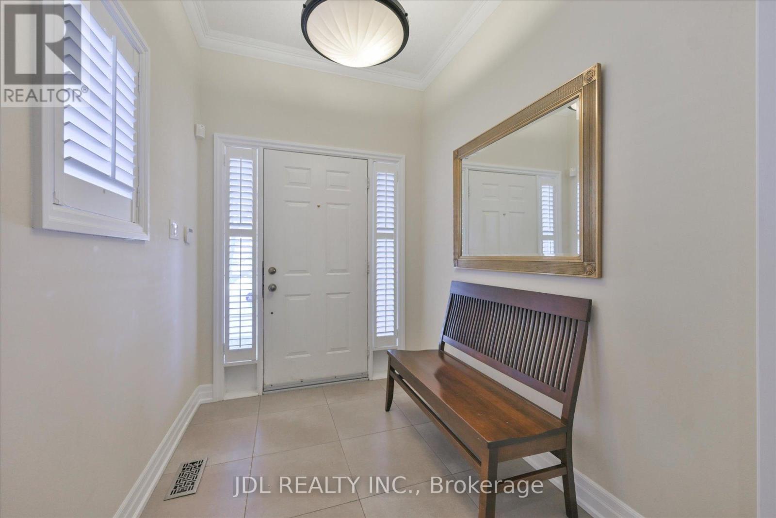 9 O'hara Crescent, Richmond Hill, Ontario  L4E 4E1 - Photo 3 - N13136490