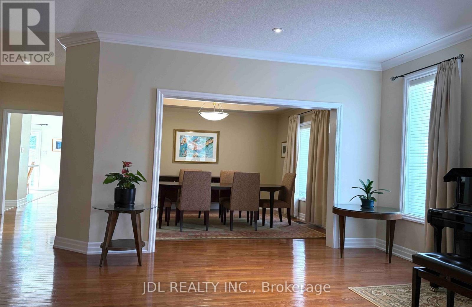 9 O'hara Crescent, Richmond Hill, Ontario  L4E 4E1 - Photo 5 - N13136490