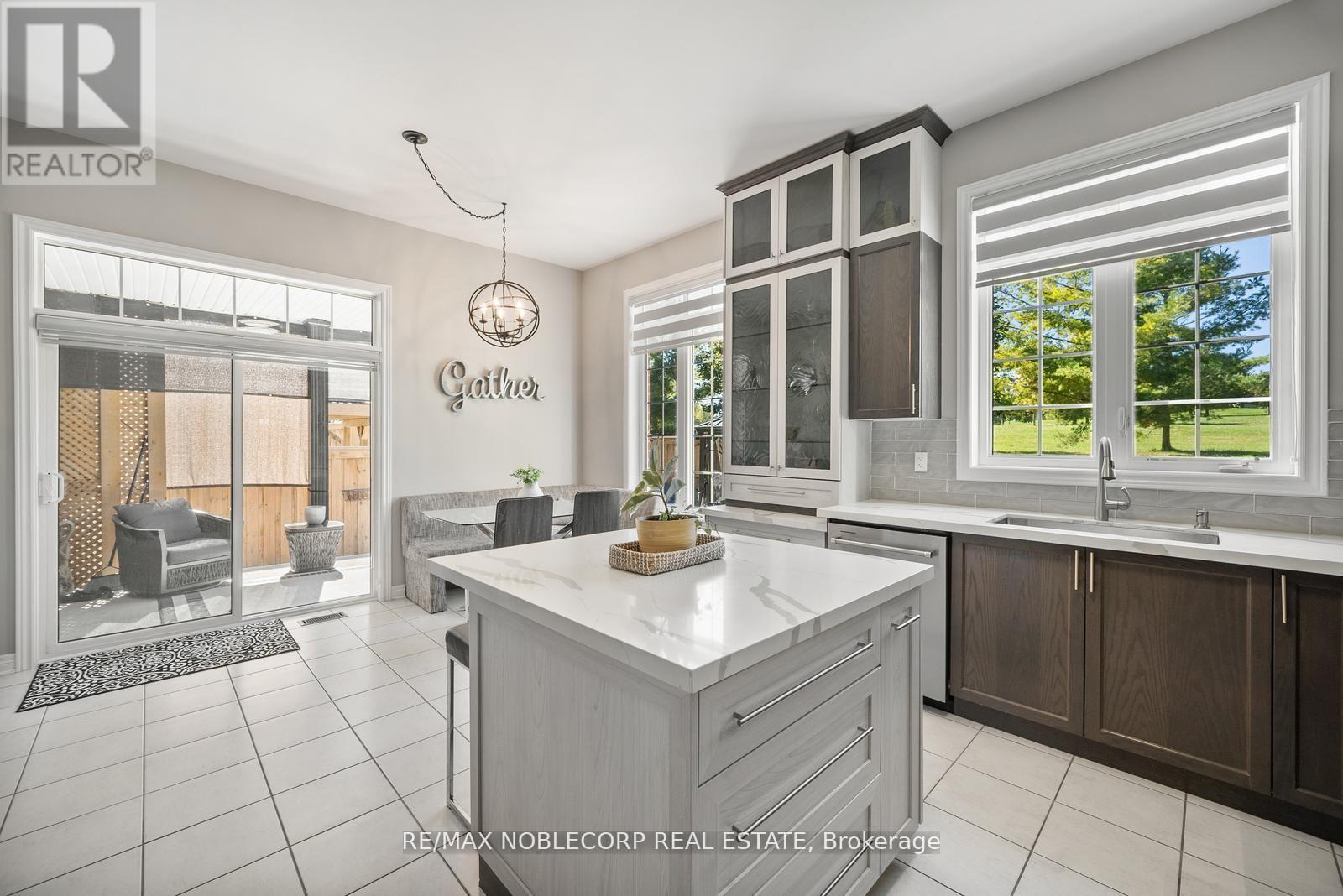 68 Inverness Way, Bradford West Gwillimbury, Ontario  L3Z 0W5 - Photo 11 - N13136582
