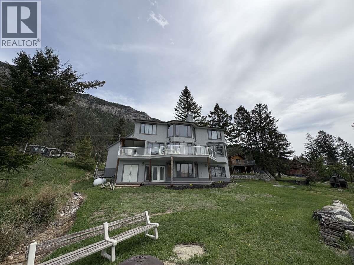 8381 Richardson Crescent, Canal Flats, British Columbia  V0B 1B0 - Photo 40 - 10387785